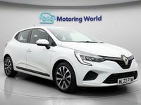 Used Renault Clio V Iconic 90 HP (66 kW) 2022 White Hatchback