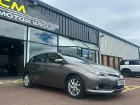 Used Toyota Auris Hybrid 136 HP (100 kW) 2018 Bronze Hatchback