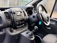 Gebraucht Vauxhall Vivaro Sportive 120 PS (88 kW) 2019 Silber Van / Kleinbus