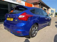 Used Ford Focus ST 250 HP (183 kW) 2014 Blue Hatchback