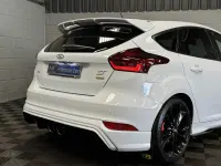 Used Ford Focus ST 250 HP (183 kW) 2017 White Hatchback