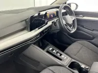 Used VW Golf VIII Life 110 HP (80 kW) 2023 Blue Estate