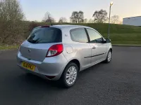 Usado Renault Clio II 2010 Prateado Citadino