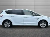 Usado Ford S-MAX Titanium 150 CV (110 kW) 2018 Blanco Monovolumen
