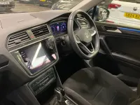 Usado VW Tiguan Elegance 245 HP (180 kW) 2023 Azul SUV