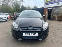 Begagnad Ford Focus Zetec 125 HK (91 kW) 2011 Svart Halvkombi
