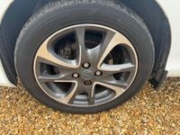 Used Toyota Yaris Multidrive S 2013 White Hatchback