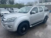 Używany Isuzu D-Max 2015 Srebrny Pickup