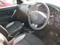 Used Dacia Sandero Lauréate 90 HP (66 kW) 2015 Red Hatchback