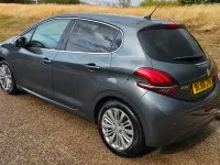 Used Peugeot 208 Allure 2016 Metallic grey Hatchback