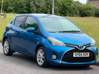 Used Toyota Yaris 101 HP (74 kW) 2014 Blue Hatchback