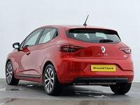 Używany Renault Clio V Evolution 145 KM (106 kW) 2023 Czerwony Hatchback