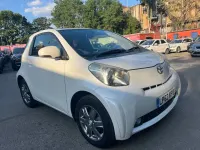 Used Toyota iQ 2014 White Hatchback