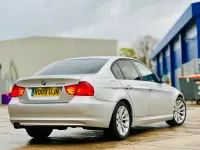 Usado BMW 320 170 CV (125 kW) 2009 Plateado Berlina