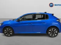 Second-hand Peugeot 208 Allure 101 CP (74 kW) 2025 Albastru Hatchback