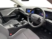 Begagnad Vauxhall Astra Design Edition 130 HK (95 kW) 2022 Röd Halvkombi