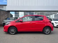 Used Toyota Yaris Multidrive S 99 HP (72 kW) 2016 Red Hatchback