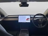 Używany Tesla Model 3 Long Range AWD 254 kW (346 KM) 2021 Czerwony Sedan/Limuzyna