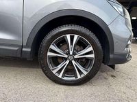 Used Nissan Qashqai N-Connecta 138 HP (101 kW) 2018 Grey SUV