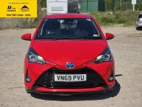 Second-hand Toyota Yaris Hybrid 100 CP (73 kW) 2019 Roșu Hatchback