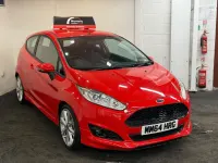 Used Ford Fiesta Zetec 125 HP (91 kW) 2015 Red Hatchback