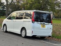 Begagnad Toyota Noah 2015 Vit Minibuss