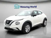 Używany Nissan Juke Acenta 114 KM (83 kW) 2023 Biały SUV
