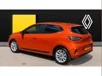Used Renault Clio Evolution 90 HP (66 kW) 2024 Orange  Hatchback
