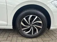 Käytetty VW Polo Life 95 HP (69 kW) 2024 Harmaa Viistoperä