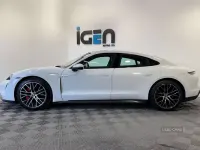 Begagnad Porsche Taycan 419 kW (571 HK) 2022 Vit Sedan