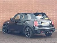 Usado Mini Cooper S Sport 192 HP (141 kW) 2019 Preto Citadino