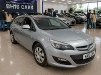 Second-hand Vauxhall Astra 95 CP (69 kW) 2013 Argintiu Break