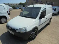 Used Vauxhall Combo 75 HP (55 kW) 2010 White MPV