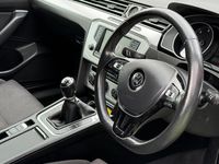 Usado VW Passat SE 120 HP (88 kW) 2015 Preto Sedan