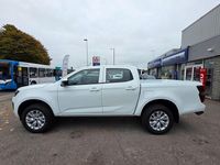 New Isuzu D-Max 163 HP (119 kW) 2025 White Pickup