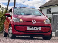 Begagnad VW up! move up! 60 HK (44 kW) 2015 Röd Halvkombi