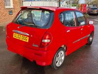 Used Daihatsu Sirion 90 HP (66 kW) 2002 Red Hatchback