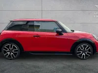 Usado Mini Cooper Sport 154 CV (113 kW) 2024 Rojo Utilitario