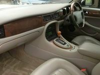 Used Jaguar XJ8 240 HP (176 kW) 2000 Sedan