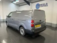 Usado Fiat Scudo 145 HP (106 kW) 2022 Cinzento Van