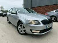 Usado Skoda Octavia SE 105 CV (77 kW) 2013 Plateado Utilitario