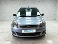 Usado Ford Fiesta Style 80 CV (58 kW) 2007 Azul Utilitario