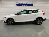 Used Volvo V40 2016 White Hatchback