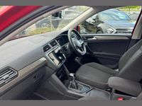 Second-hand VW Tiguan Allspace Life 150 CP (110 kW) 2023 Roșu SUV