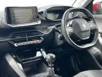 Gebraucht Peugeot 2008 Allure 101 PS (74 kW) 2020 Rot SUV