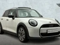 Used Mini Cooper Classic 154 HP (113 kW) 2024 White Hatchback