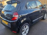 Used Renault Twingo Dynamique 69 HP (50 kW) 2018 Hatchback