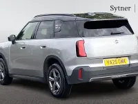 Używany Mini Countryman 168 KM (123 kW) 2025 Srebrny SUV