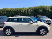 Begagnad Mini ONE Hatch 102 HK (75 kW) 2017 Vit Halvkombi