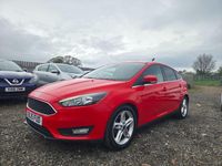 Usado Ford Focus Zetec 125 HP (91 kW) 2015 Vermelho Citadino